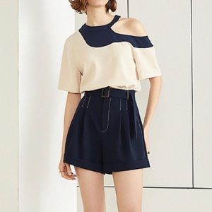 Asymmetrical cold Shoulder T-Shirt